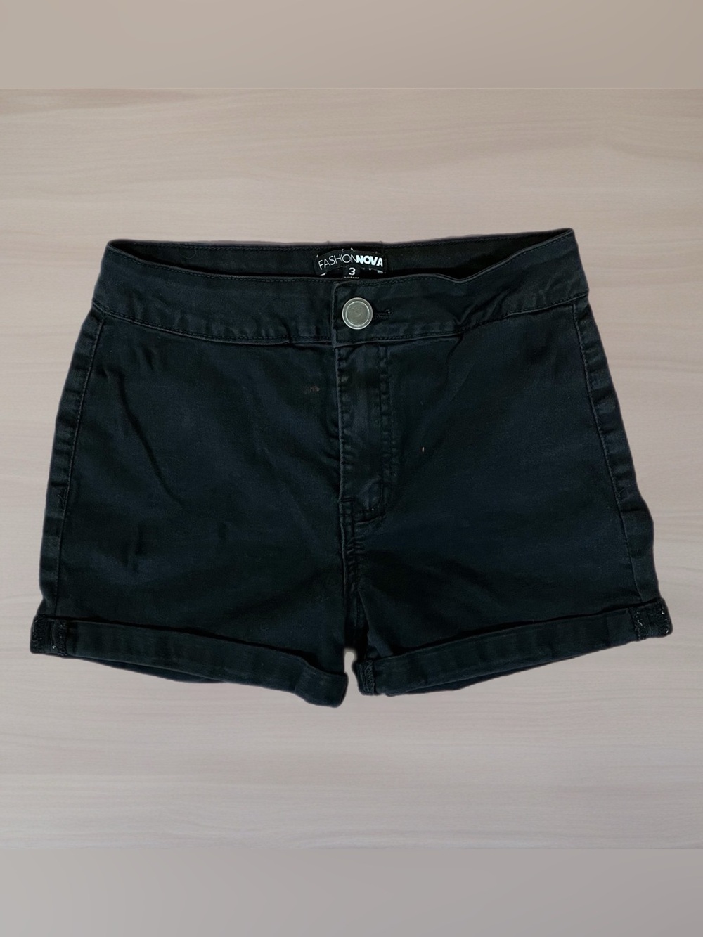 🌟 Fashion Nova Black Mid-Rise Cuffed Mini Shorts | Juniors’ Sz 3